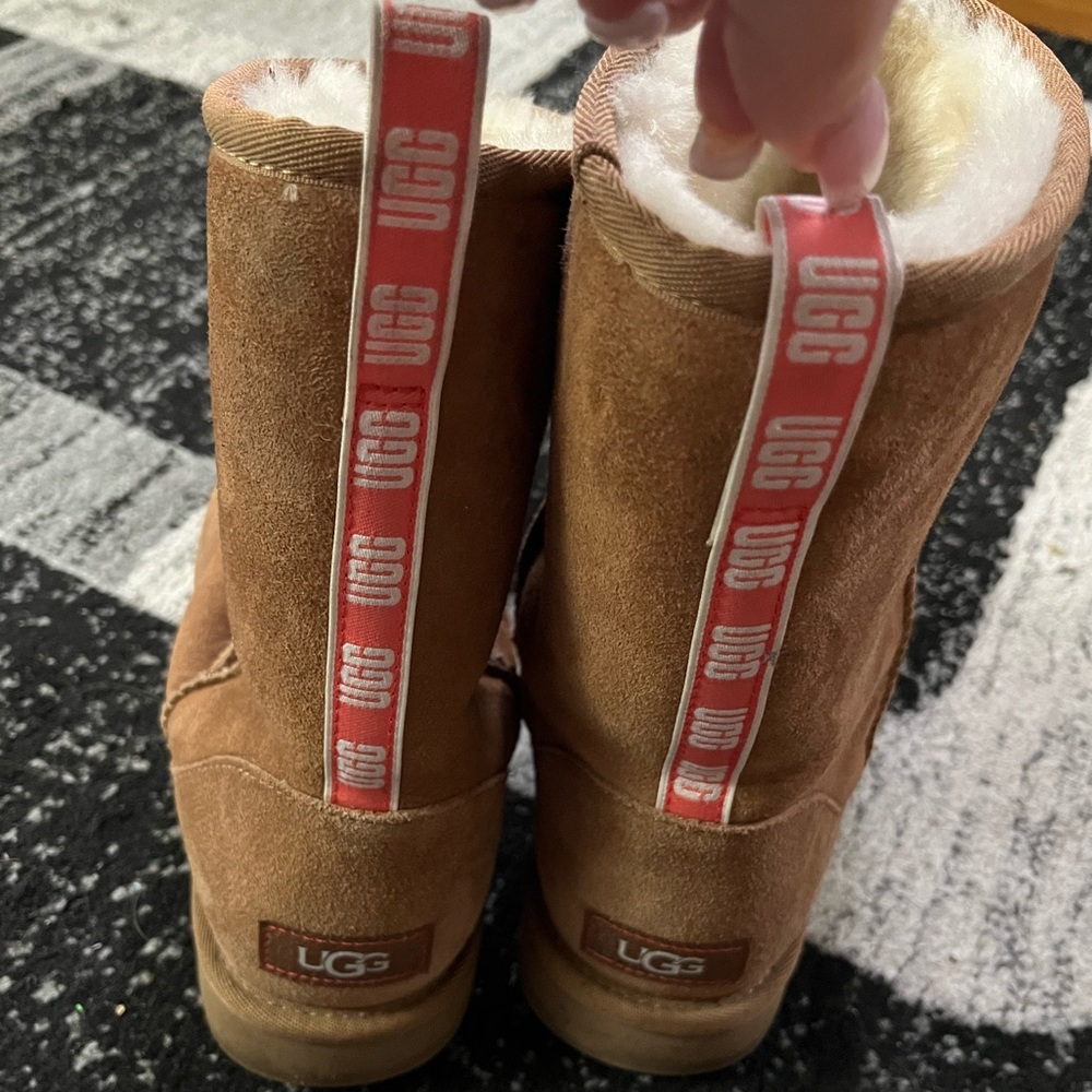 UGG BOOTS SIZE 8 TAN!
